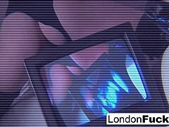 LONDON'S STEAMY SOLO DESIRE