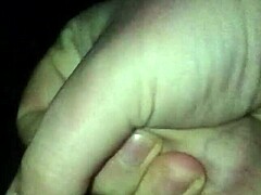 Fatthocoo’s subtle handjob brings a messy finish