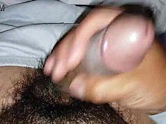 Morning Masturbation Session With Amateur Flair