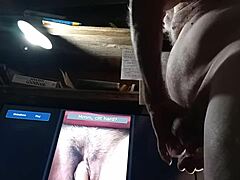 Mature Solo Wanking and Cumshots