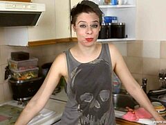british babe plots steamy boyfriend surprise