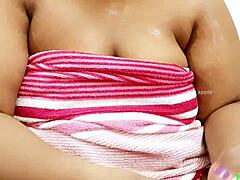 Wow, this big boobs teen is so tempting on webcam today!