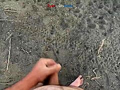 Brunette's secret solo under USA bridge
