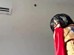 Mikasa Mandona on otaku stool
