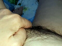 Watching my girlfriend cum from lesbian licks
