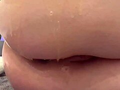 tight ass twerks with buttplug