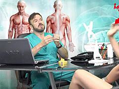 Hey, how does this nutritionist bang a patient in the ass after seeing her undressed?