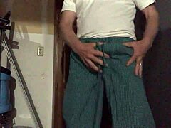 Gay Massage Eases Tension