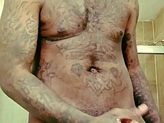 Young and old bodybuilders have sex in prison