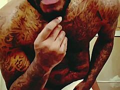 Muscular inmates engage in lust