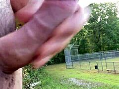 Solo pleasure time with a crazy clit rub