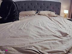 Guy’s Risky Hotel Fuck With Fur-Coated Whore