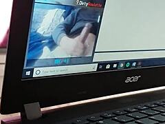 Teen’s Fierce Cam Chat Orgasm On Display