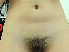 novinha gostosa teases with big tits and ass in homemade clip.
