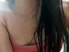 Amateur teen babe enjoys steamy solo sex session