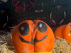 I saw this teen get double creampie at the pumpkin patch.