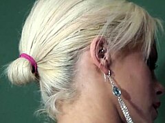Chastity Lynne की गांड में उंगली और POV में बड़ा लंड