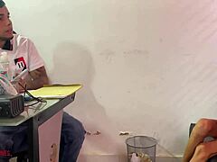 Hey, why's the boss banging a young student begging for a job chance? - porno en español - en ruso