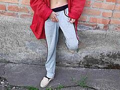 hey, i was masturbating my pussy in the yard at the dacha until neighbors might see 👀🌿.