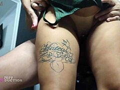 I couldn't resist the latina's big ass and gave her a blowjob outdoors
