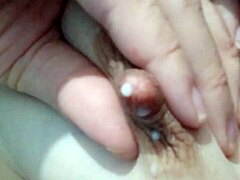 troia col latte nelle tette, ma che fai con quelle tette piene di latte?