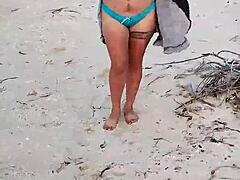 exhibiendome en playa mexicana muestro las tetas y el culo