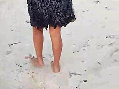 exhibiendome en playa mexicana muestro las tetas y el culo