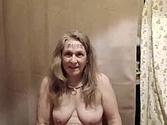 2024 07 26 esclave f striptease with teasing and flashing