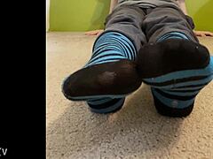 Check out this 18 year old teen girl's feet in the preview.