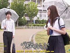 桥本有菜 appears in this music video with costumes and catchy tunes, sharing her artistic performance style.