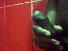 Watching a classmate's photo while relaxing quietly.