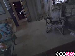 ashley adams toma o pau enorme do stepbro no cu dela em um hardcore caseiro!