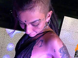 Caroleta Roots Angel Duprat’s Tasty Oral Dive