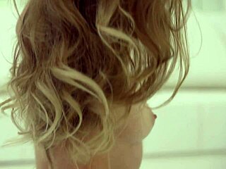 Ella Elastic’s 18yo Fitness Body Anal Casting Nick