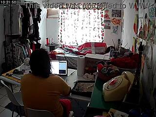 Stepdad Spies On Stepdaughter During Homeoffice Session