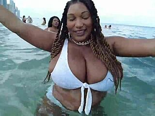 Natural Tits in Erotic Dance