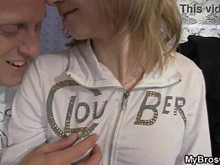 big ass amateur's licking thrill