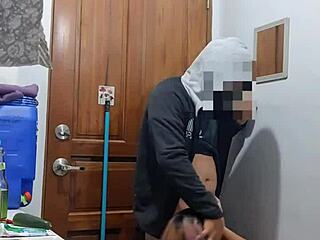 i got creampied by the pizza delivery guy