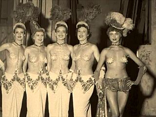 Wow! Check Out These Early Vintage Showgirls Stripping Down in Retro Style!