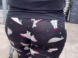 Bubble butt bouncing hard while shopping
