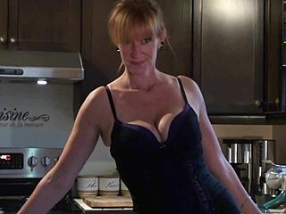 Cute redhead dancing to La Bohème tune