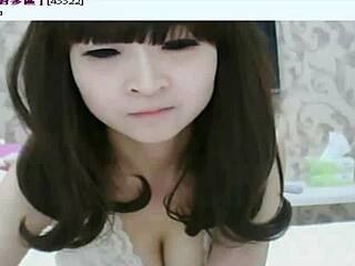 Asian Amateur’s Relentless Solo Tit Show