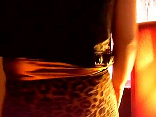 i can’t stop watching lucy diamond twerk her stunning ass