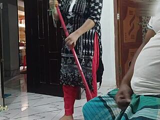 Flashing my cock to a real Indian maid. She’s shocked! 😲