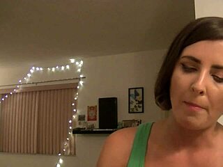 Helena Price boldly chewing and chatting fetish