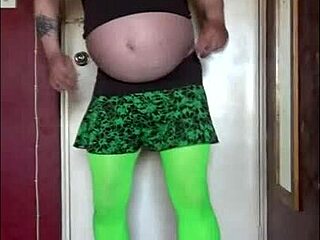 Bisexual Crossdresser Craves Piss Taste While Swallowing Own