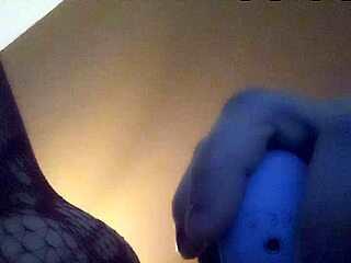 leftyxlucci fucking herself with wild abandon
