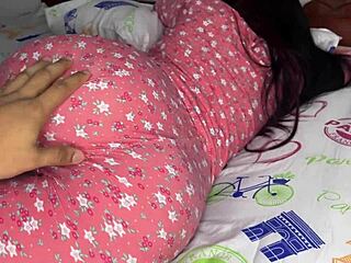 मेरी स्टेपमदर के पजामा कर्व्स मुझे बहुत लुभाते हैं
