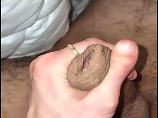 what’s behind italian teen’s morning handjob to boyfriend?
