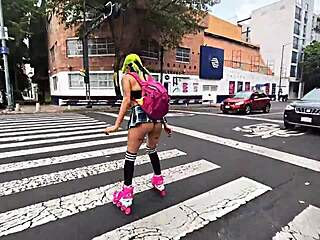 Latina Learning Skates Shows Off Big Ass Outdoors
